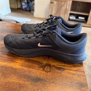 Nike Men's navy Athletic Shoes